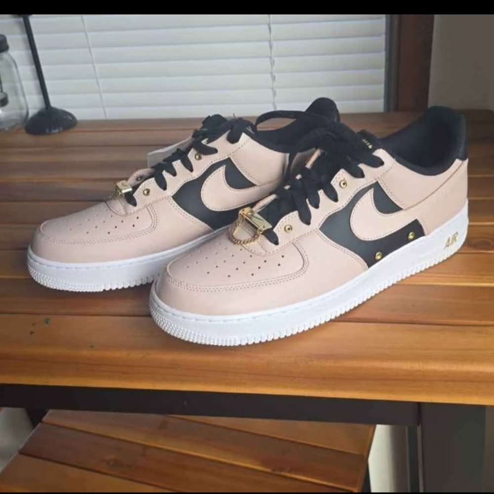 Limited Edition Nike Air Force 1 '07